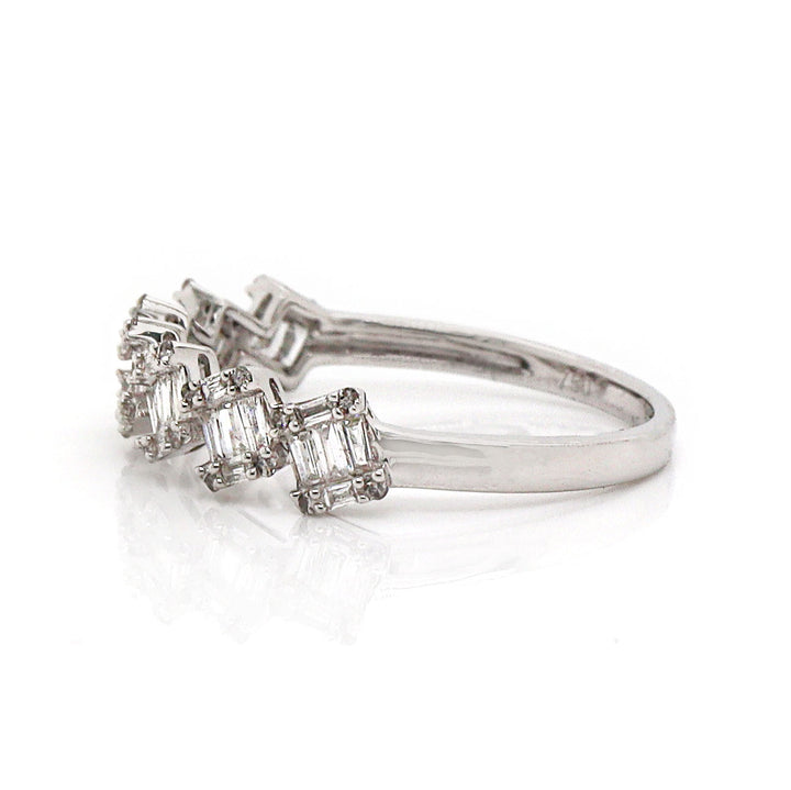 18CT White Gold Diamond Dress Ring