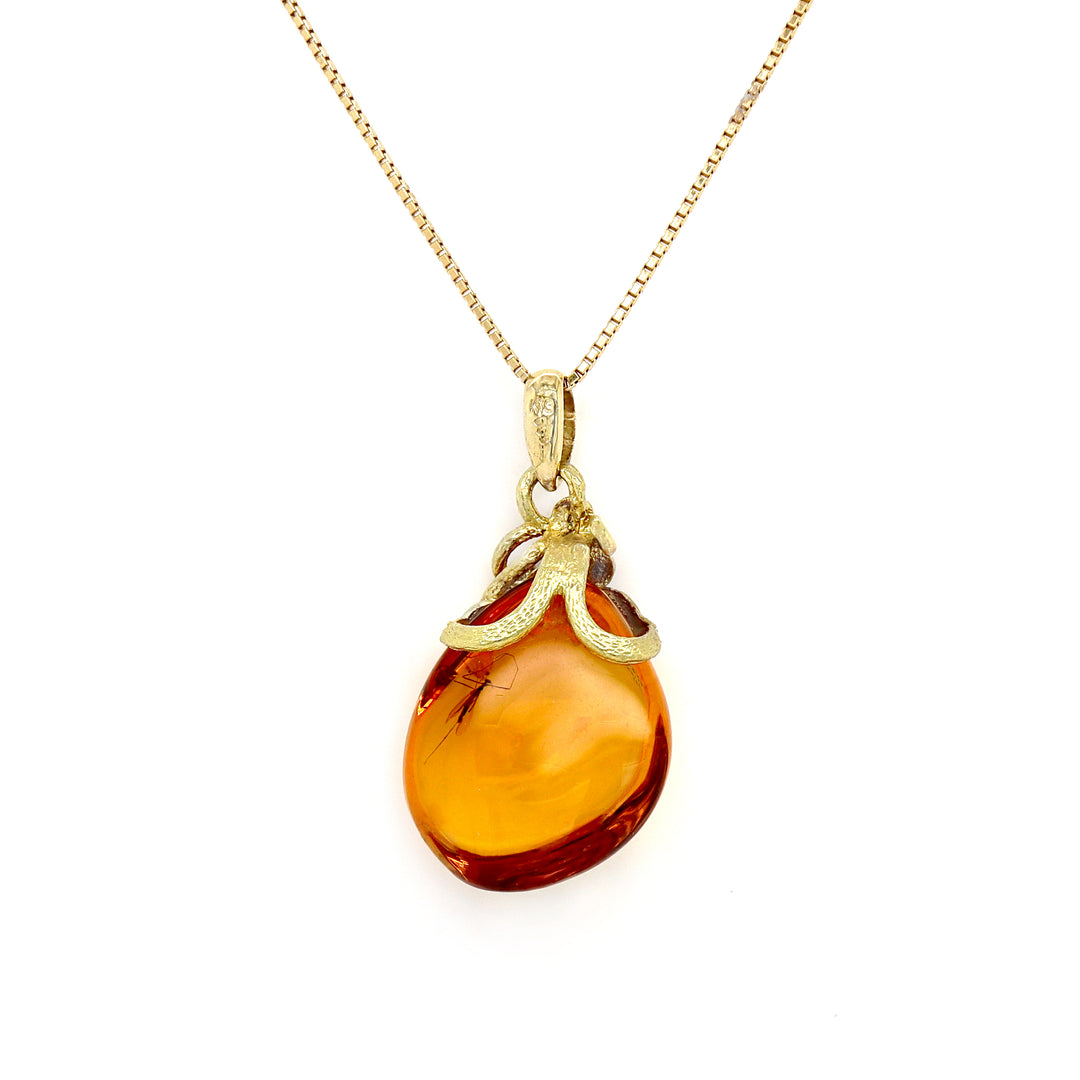 18CT Yellow Gold Insect In Amber And Diamond Pendant With Necklace