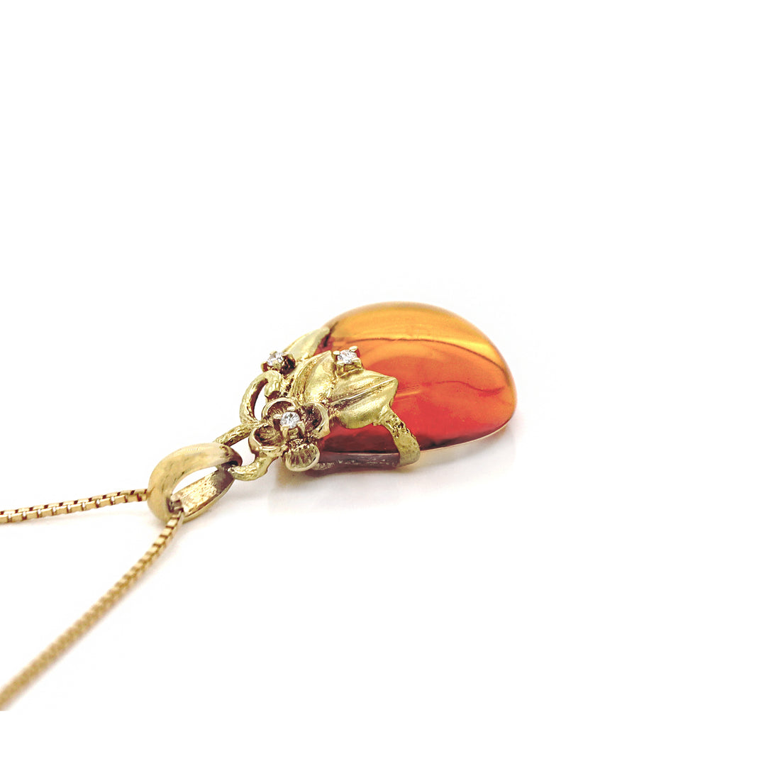 18CT Yellow Gold Insect In Amber And Diamond Pendant With Necklace