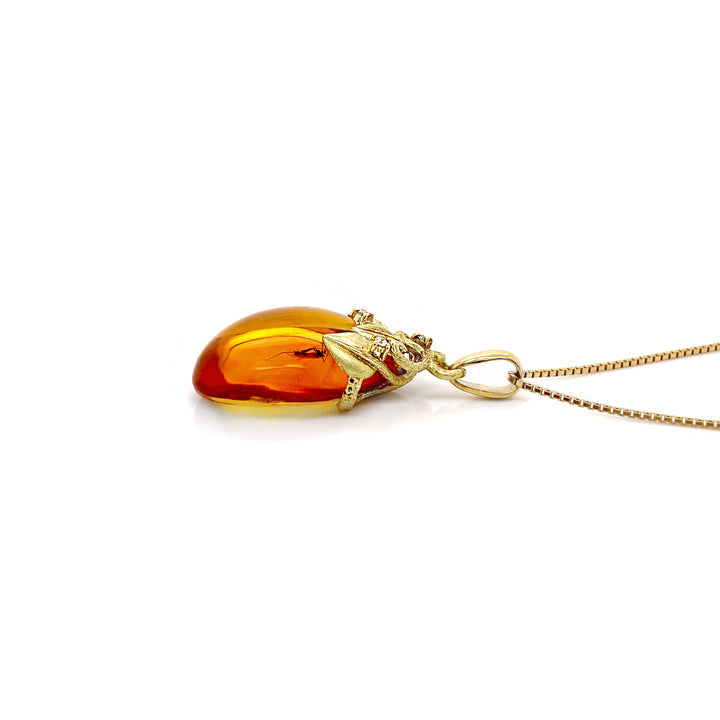 18CT Yellow Gold Insect In Amber And Diamond Pendant With Necklace