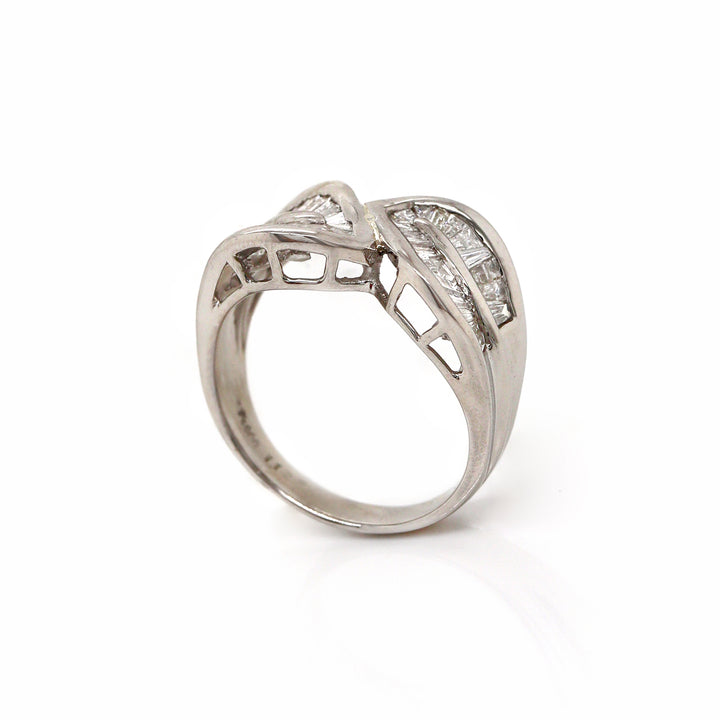 Platinum Pt900 Diamond Baguette Dress Ring