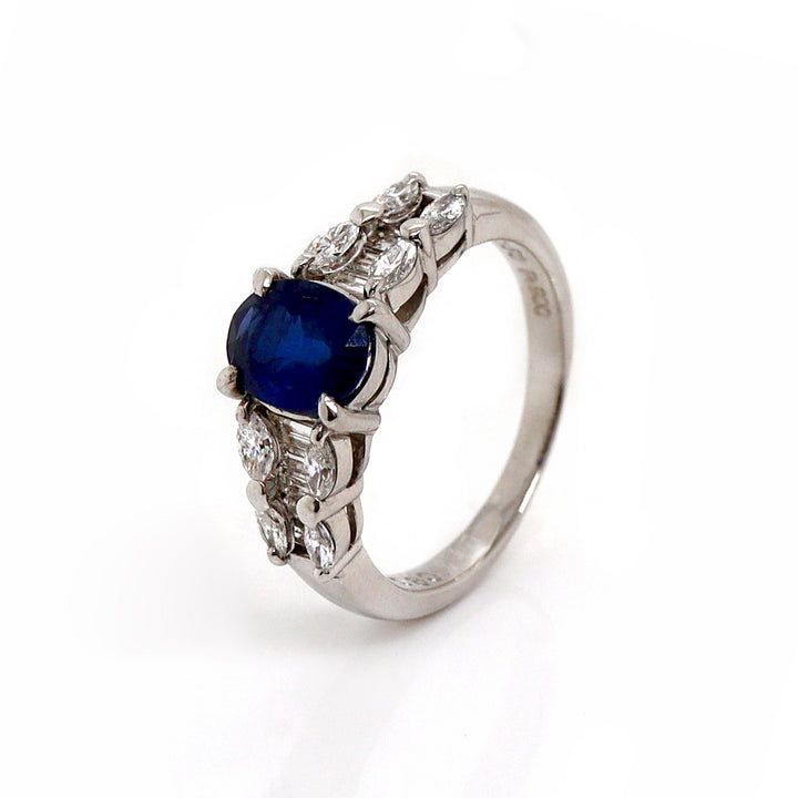 Platinum Pt900 Sapphire and diamond dress ring