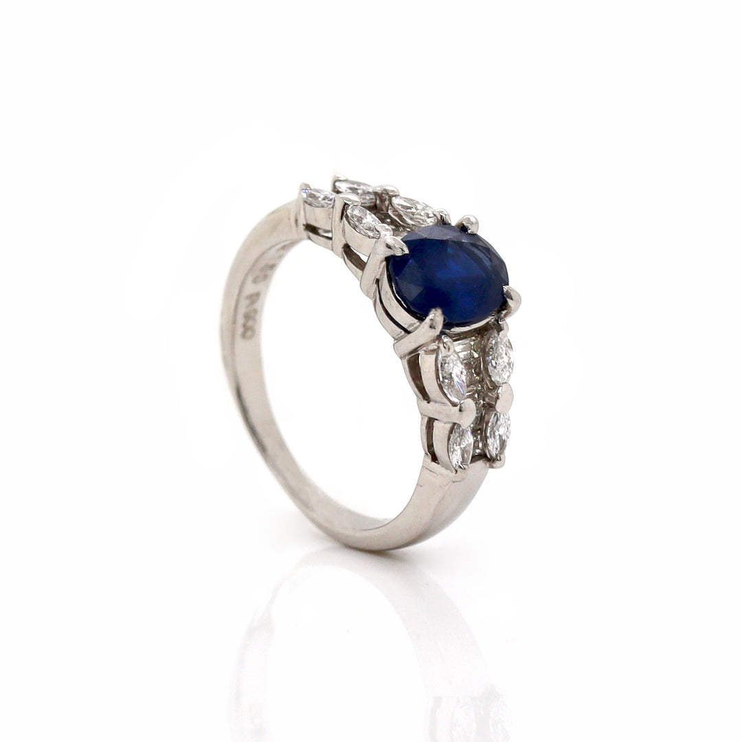 Platinum Pt900 Sapphire and diamond dress ring